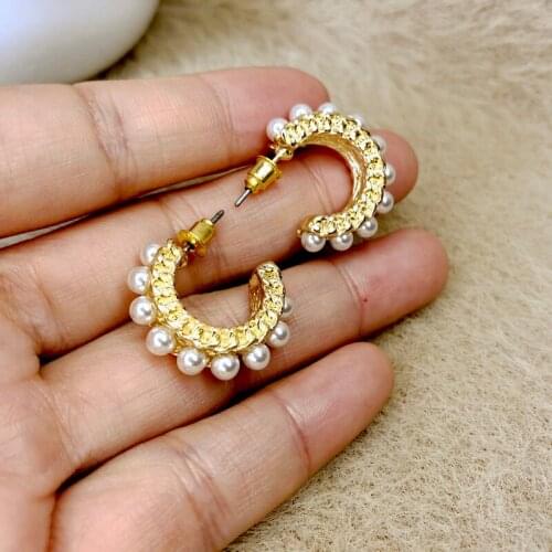 F.J4Z 2021 New Woman Hoop Earrings Elegant Simulated Pearl Beaded C Shape Cocktail Earring Fashion Lady Jewelry Gifts Dropship