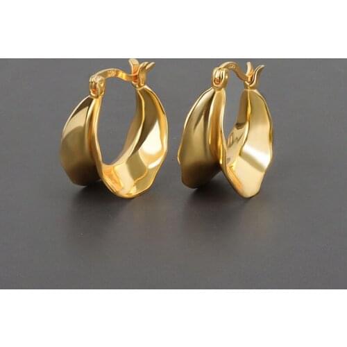 Binmonray 925 Sterling Silver Smooth Irregular Wave Circle Earrings for Women Korea Simple Fashion Temperament Earrings Jewelry