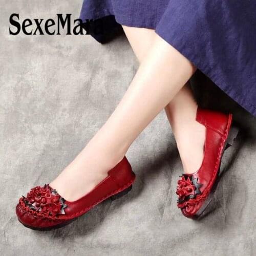 SexeMara ethnic style Hand-woven Flowers women Genuine Leather shoes soft Flats Non-slip Pregnan driving Female shoes size 41