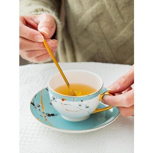 European Bone China Coffee Cup And Saucer Household Flower Tea Cup Set Luxury Small Ceramic Tazas De Cafe Utensil Cup EB5BD