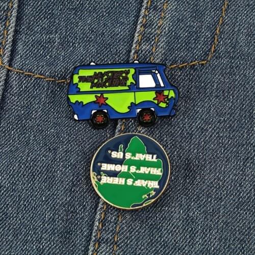 Green Earth Mystery Car Pins IUCN World Protect Environment Brooches Cartoon Round Alloy Enamel Pin Lapel Jackets Badge Jewelry