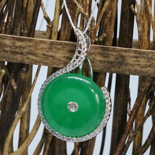Hot sale green Malasia chalcedony jades stone flat round pendant charms women silver-color factory outlet jewelry 32*21mm B1856