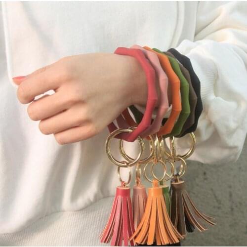 Silicone Wristlet Keychain Bracelet with Leather Tassel Bangle Keyring Large Circle Key Ring Bracelet Holder For Women Gifts SN