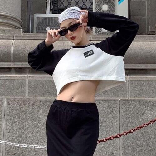 Women’s Casual Long Sleeve T-shirt Fashion Contrast Color Letter Round Neck Exposed Navel Tops