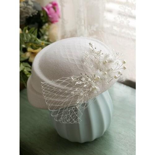 2020 Britsh Women White Wool Beret Winter Hat Fedora Vintage Rhinestone Pearl Airline Stewardess Cap Wedding Chruch Hat Headwear