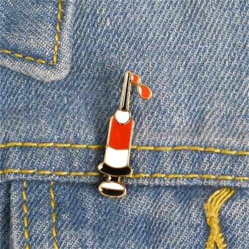 Fashion Medical Syringe Brooch Doctor Nurse Creative Denim Jackets Badges Pin Women Men Cartoon Enamel Pins Lapel Jewelry Gifts