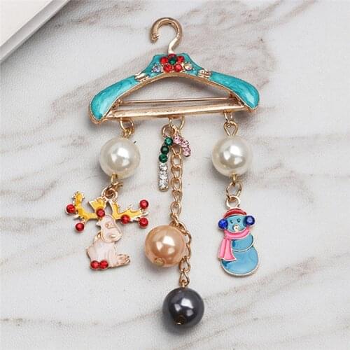 Imitation Pearl Brooches Pins Cute Deer Pendant Jewelry Gold Color Rhinestone Brooches For Women Christmas Gifts