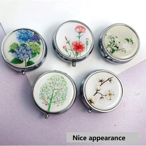1PC Fashion Flower pattern Medicine Organizer Portable Pill Box Makeup Storage Container Folding Pill Case Metal Pill Cutte