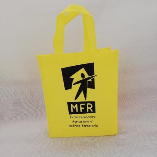 Wholesale Promotional Cheap Durable Eco Yellow Non Woven Shopping Bags With Logo Exquisite Design Grocery Handbag