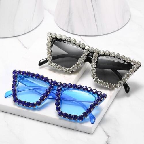 Retro Stylish Sunglasses Men Rhinestones Accessories Fashion Cool Street Protect Eyewear Show Gafas De Sol Mujer