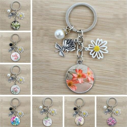 Daisy Rose Sakura Simple Style Keychain Glass Cabochon Jewelry Lily Pendant Keychain Gifts for Men and Women
