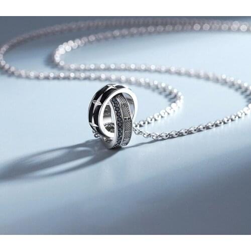 New Mens Trendy Brand Wild Boys Pendant Light Luxury Niche Design Sense Hip Hop Accessories for Boyfriend