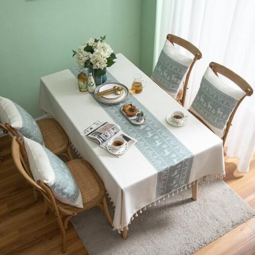 Veemi Jacquard Tablecloths On The Table