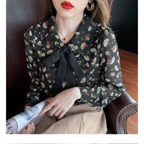Floral chiffon lace 2021 new style French print temperament design sense niche western style long-sleeved shirt women