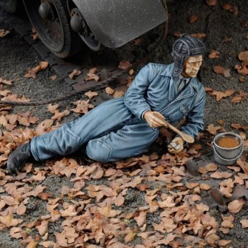 1/35 Resin Model figure GK Soldier THE RUSSIAN SOLDIERS LUNCH Military theme of WWII Unassembled and unpainted kit