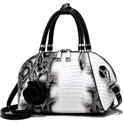 2020 Vintage Serpentine Handbags Women Designer Shoulder Bag Tassel Flower Messenger Bag Sac A Main Femme Crossbody Bag