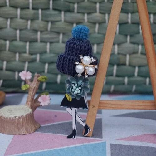 Woman cute Brooches Pins models Cartoon brooch pins clothing accessories Dropshipping