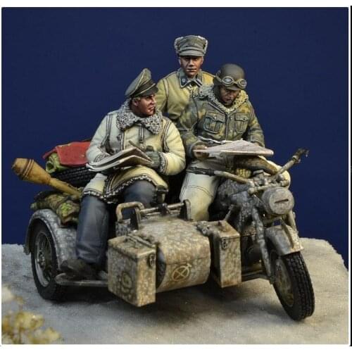 1/35 Resin Model Figure GK，3 figures ,There is no motorcycle ， motorcycle accessories ， Unassembled and unpainted kit