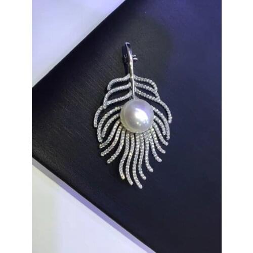 Nature fresh water pearl brooch pins cultured pearl feather of peacock 925 sterling silver with cubic zircon fine jewelry