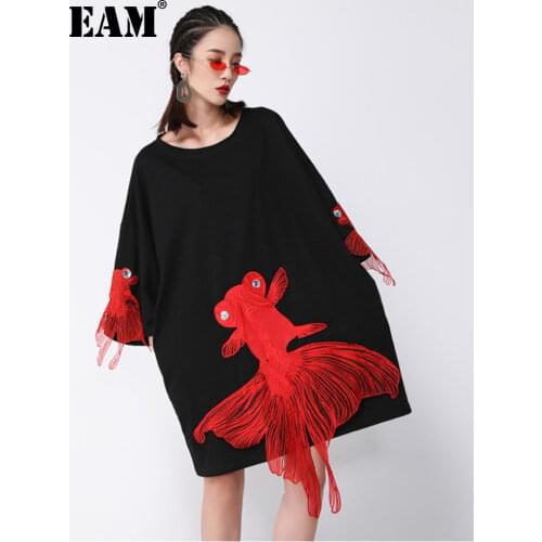 [EAM] 2021 New Spring Summer Wrist Sleeve O Collar Fish Embroidery Pullover Women Fashion Tide Loose Knee-length Dress OA868