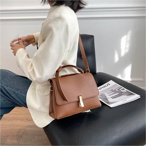 Classic versatile lady small square bag retro single shoulder bag fashion trend slant hand small square bag