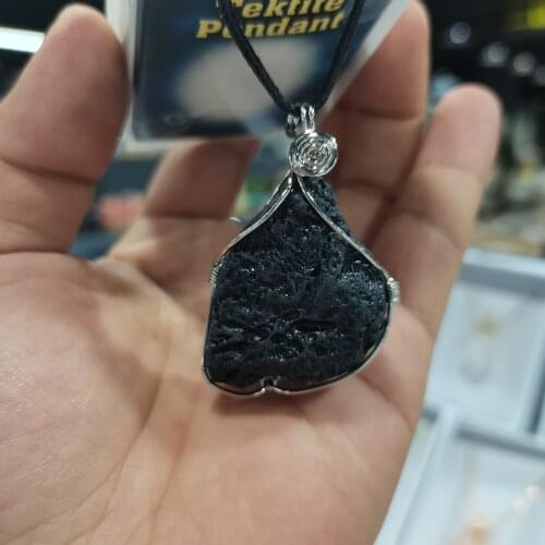 Fashion Black Czech Meteorite Necklaces & Pendants Women Nature Random Shape Meteorite Pendant Energy Stone Necklace Men Jewelry