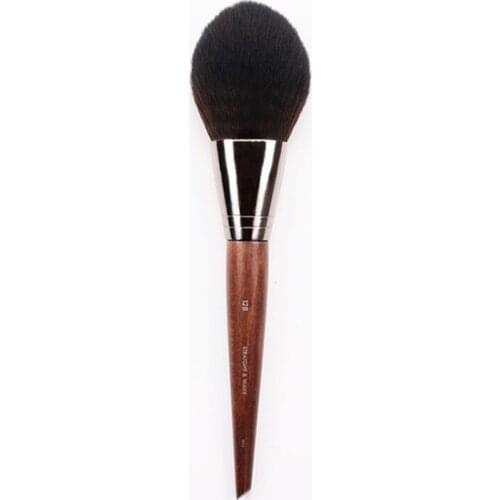 Soft Round Kabuki Brush Wood Handle Dome Shape Dense Powder Brush Tapered Precision Blush Powder Makeup Brush High Quality