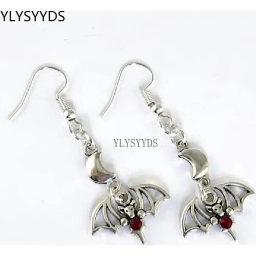 Gothic Bat Earrings with Moon Detail Dangle Witch Creativity Punk Jewelry Fashion Gift Women Classical Halloween Hilarity Trend
