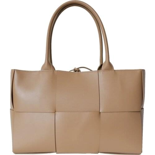 2021 New Genuine Leather Womens Large Casual Totes Elegant Ladies Soft Shoulder Bags High Quality Weaving Female Messenger Bag