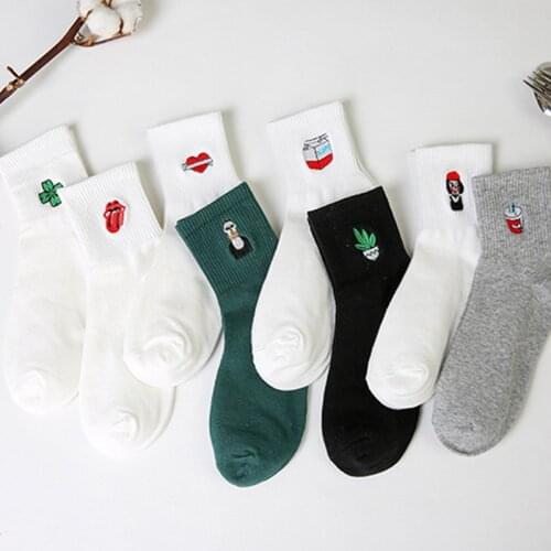 Japanese and Korean New Product Cute Creative Embroidery Ladies Tube Socks Cotton Casual Ladies Socks Women Sock