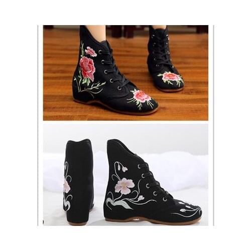 Qiu Dong 3 centimeters boots -- embroider cloth shoe ethnic wind short boot female inside tall cloth shoe female boot