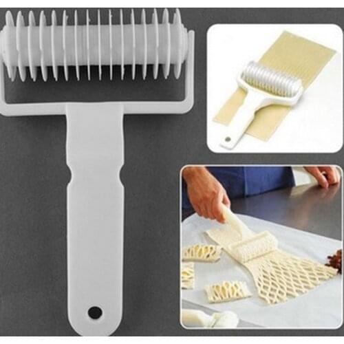 Pizza Cutters & Wheels Large Size Embossing Dough Roller Pull Net Lattice Craft Baking Accessories Cooking Tools Plastic