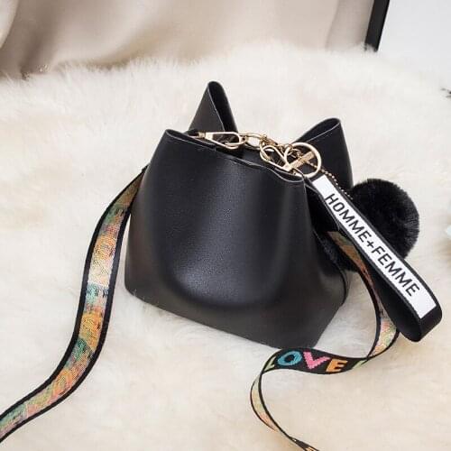 Women Large Capacity Bucket Crossbody Bag NewStyle Fashion Mini Wide Strap Shoulder Fur Ball Tassel Messager Bags Handbag purse
