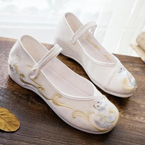 2021 Luxury Brand Design Cloth Flat Shoes Women One Strap Buckle Flats Women Embroidered Shoes Fashion INS Walking Footwear