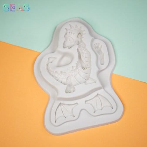 Flying Dragon Silicone Pastry Decorate Mold Cake Baking Molds Biscuit Maker Pastry Tools Accessories DIY Chocolate Molds Kitchen