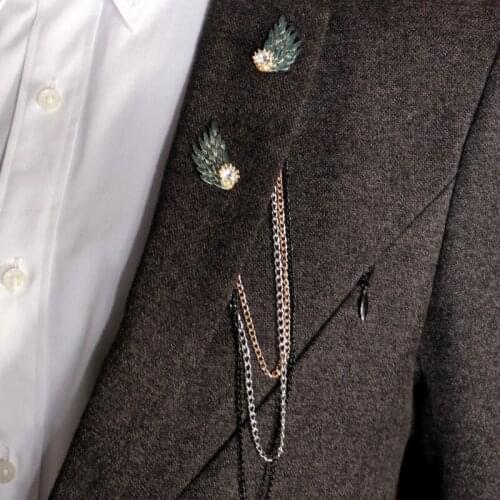 Mans Brooch Retro Stage Style Shirt Collar Accessories Metal Wings Brooches Fashion Men and Women Jewelry Gifts