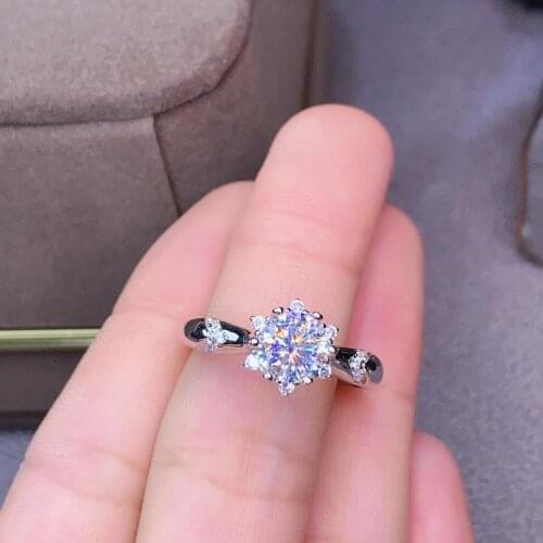 Inbeaut New Arrival Princess Cut Sparkling D Color Moissanite Ring 925 Silver 1 ct Moissanite Flower Shaped Rings Fine Jewelry