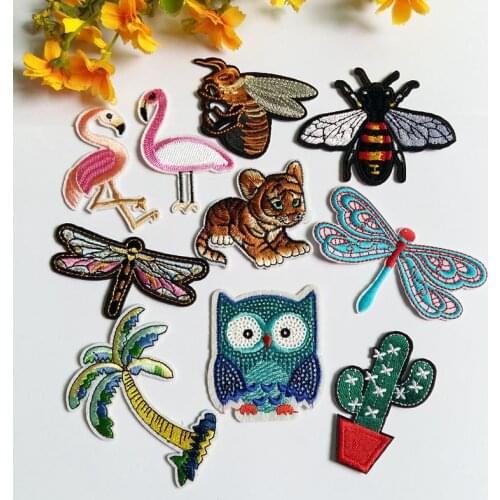 Mixed 10pcs Cartoon Patches Iron On Patches Fashion DIY Cheap Embroidered Patches For Clothes Kids