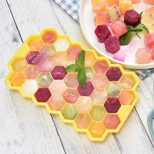 Household ice box with cover in summer, kitchen creative tools, homemade ice mold, honeycomb silica gel ice lattice