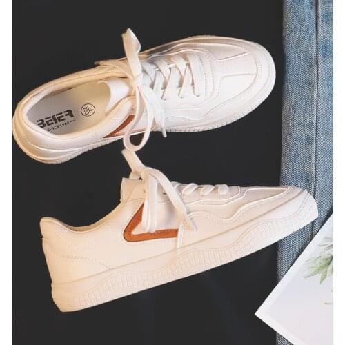 Small white shoes womens shoes 2019 explosion models winter wild plus velvet autumn shoes casual flat sneakers