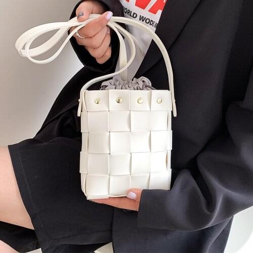 Small Weave Bucket Shoulder Bags for Women Soft Leather Messenger Bag Ladies Rivet Designer Crossbody Bags Simple White Handbags