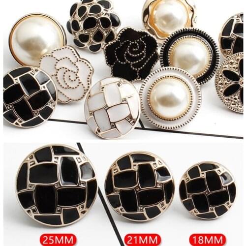 Detachable button Adjustable Metal Buckle anti-leaks imitation pearl Nail free Garment DIY Accessories