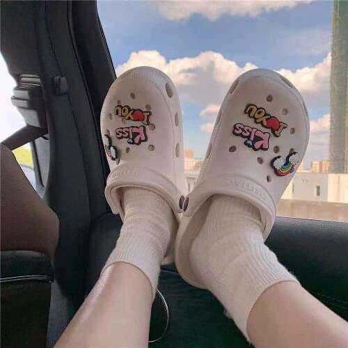 Hole Shoes Female Students Korean Version of the New Cute Slippers Summer Outer Wear Household Girls Heart Cool Slippers Womens