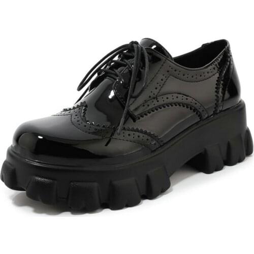 Sianie Tianie 2021 Patent PU Leather Round Toe Brogue Shoes For Woman White Black Woman Platform Flats Creepers Womens Shoes