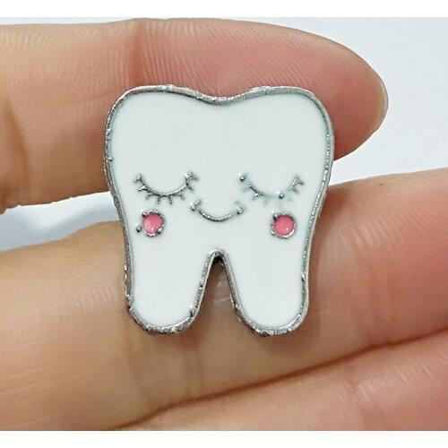 Creative New Medical Accessories Simple Fresh Series Brooches for Women Alloy Tooth Brooch Banquet Birthday Gift Jewelry Gifts