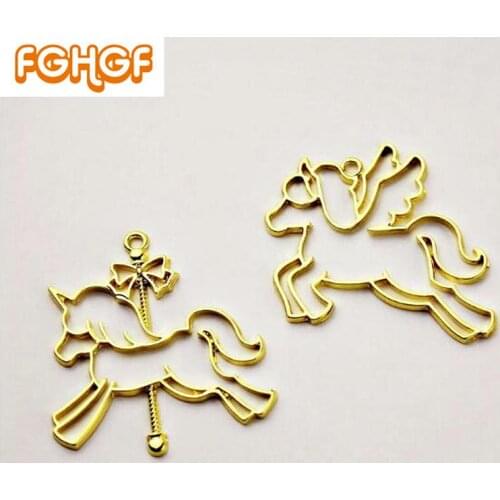5pcs Resin DIY Accessories Romantic Merry-go-round Pendant Hollow Frame Unicorn Golden Pegasus Charms Bezel Jewelry Craft