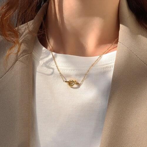 Charm Knotted Heart Shaped Pendant Necklace Jewelry Female Fine Clavicle Chain Titanium Steel Sweet Delicate Lady The New