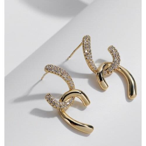 AENSOA irregular Geometric Golden Metal Crystal Stud Earrings For Women 2021 Trendy Luxurious Twist Earring Party Charm Jewelry