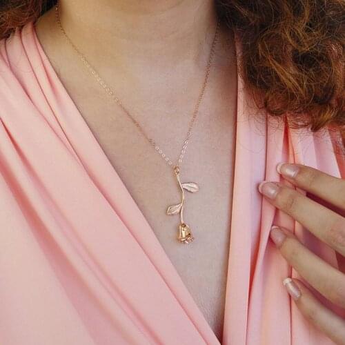 Simple Rose Flower Necklaces Stainless Steel Long Chain Beauty Beast Necklace Womens Fashion Accessories Collier Femme