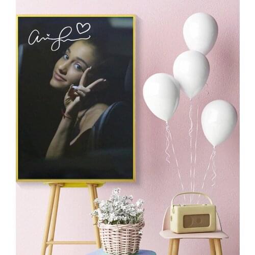 Ariana Grande Love Heart Wall Art Canvas Painting Poster Prints Pictures For Living Room Decoration Home Oil Paintings Decor